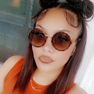 Meet your Posher, Brii